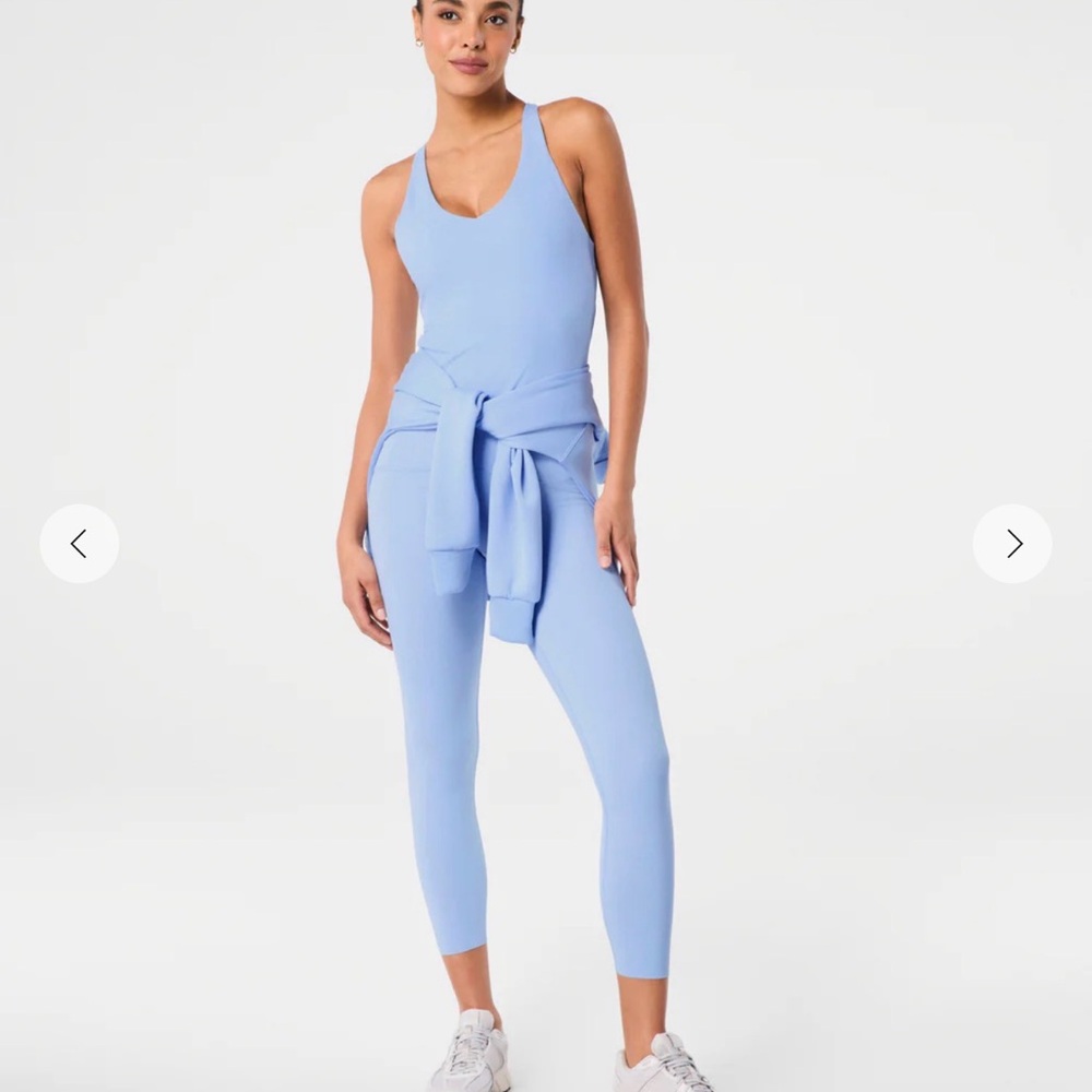 SPANX NWT Active Leggings - Hibiscus Blue - Small - Built in Booty Lift